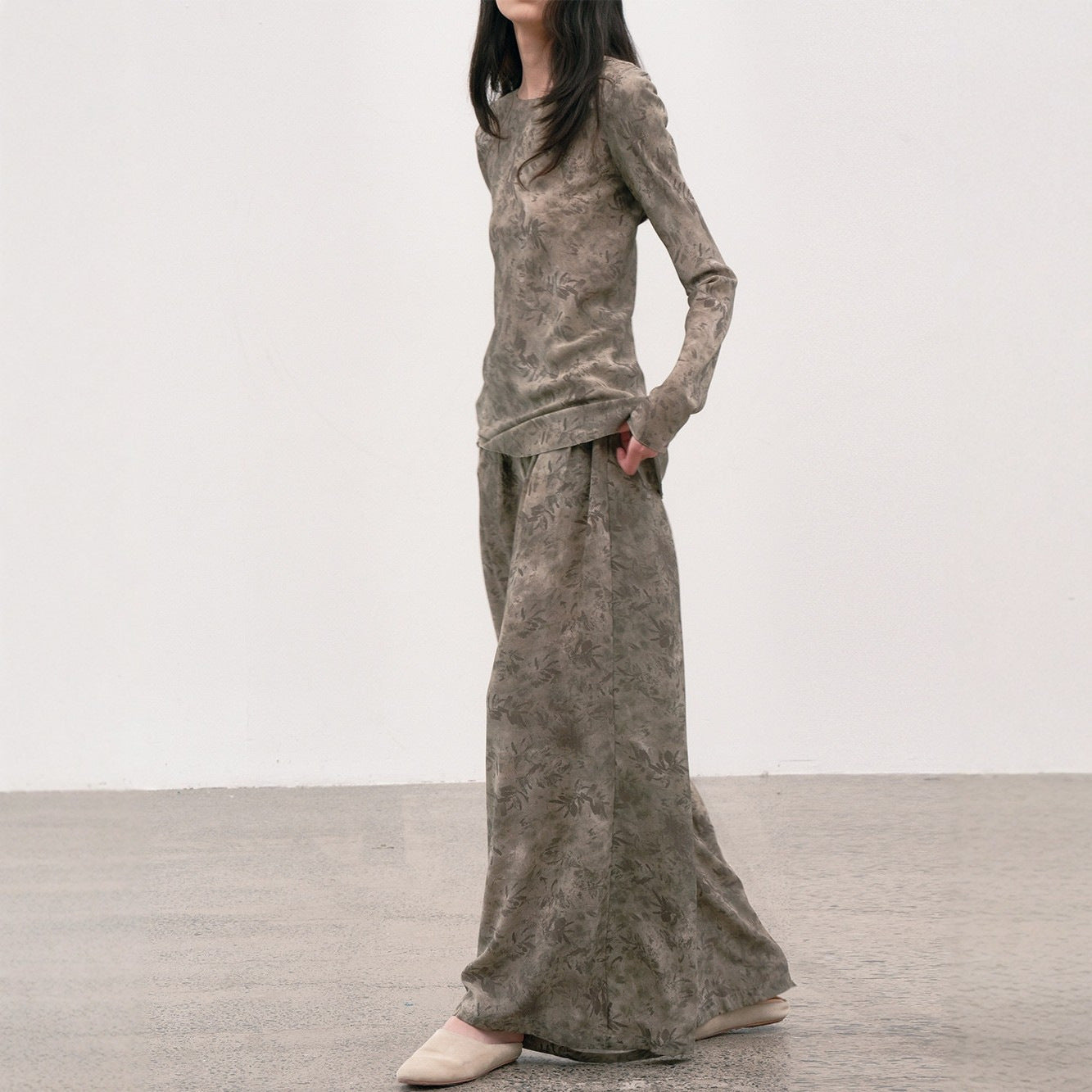 Botanical Print Long Sleeve Simulated Silk Top + Elastic Waist Pleated Loose Trouser